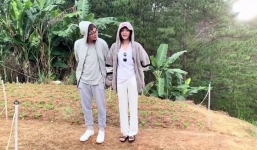 Ra bờ ruộng hát 'Cưới nhau đi', Bùi Anh Tuấn và Hiền Hồ được fan nhiệt tình đẩy thuyền