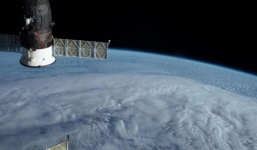 Hình ảnh tuyệt đẹp của Trái Đất nhìn từ buồng lái của phi hành gia NASA