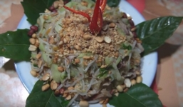 Hướng dẫn làm nộm dọc mùng giòn mát, ngon lạ và không bị ngứa