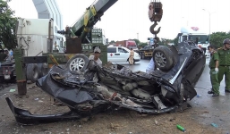 Danh tính 5 nạn nhân tử vong trong vụ xe đầu kéo tông bẹp dúm 'xế hộp'