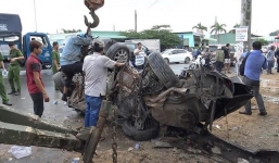 Thông tin mới vụ xe đầu kéo tông 'xế hộp' khiến 5 người thiệt mạng