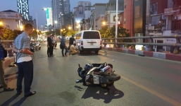 Va chạm với ô tô trên cầu vượt Lê Văn Lương, nam thanh niên tử vong