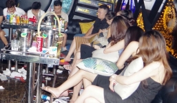 17 nam thanh niên cùng 11 'chân dài' phê ma túy trong quán karaoke