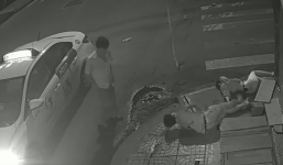 Cô gái trẻ bất động bên vỉa hè trong đêm và sự vô cảm của người đi đường