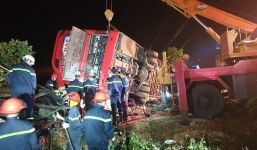 Thông tin mới vụ xe khách bị lật khiến 14 người thương vong ở Đắk Lắk