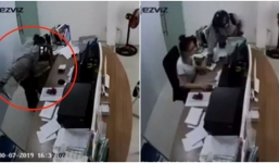 Bị dao dí vào cổ, nữ nhân viên Viettel dũng cảm 'phản đòn' khiến tên cướp bỏ chạy 