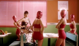 Vừa ra mắt MV mới 'Em nói anh rồi', Chi Pu đã khiến khán giả không hiểu cô đang hát gì