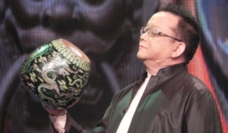 'Hoà Thân' đập bể loạt cổ vật trị giá gần 700 tỷ vì bị chuyên gia thẩm định sai