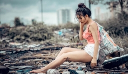 Gái xinh giả nghèo đi nhặt rác bị dân mạng mỉa mai, xúc phạm