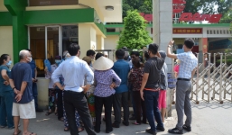 27,2kg thủy ngân bị phát tán: Người dân kéo đến Công ty Rạng Đông chất vấn
