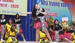 Á hậu Tường San nhảy 'Để Mị nói cho mà nghe' cực sung trong lễ khai giảng của trường cũ