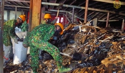 Tẩy độc Cty Rạng Đông: Hút bùn, khơi thông hệ thống cống rãnh thoát nước thải