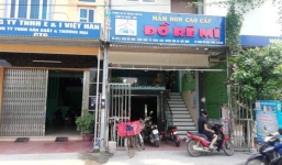 Vụ bé trai 3 tuổi bị bỏ quên 7 tiếng trên xe đưa đón: Trường đột ngột thông báo đóng cửa