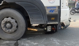 Tin tức tai nạn giao thông ngày 24/9: Bị xe tải cuốn vào gầm, đôi nam nữ thương vong