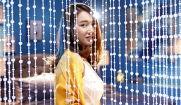 Nhã Phương khiến fan tò mò khi tuyên bố có màn đáp lễ món quà dép tổ ong của chồng