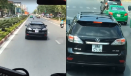 Mặc cảnh sát PCCC thông báo khản cổ, tài xế xe Lexus vẫn không chịu nhường đường