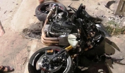 Tránh người qua đường, nam thanh niên đâm vào cột viễn thông tử vong