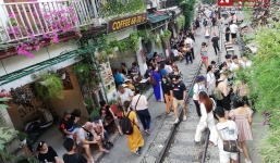 Người dân 'Xóm đường tàu' xin được kinh doanh trở lại, bộ GTVT nói 'không'