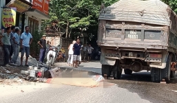 Vĩnh Phúc: Va chạm với xe ô tô, nữ hiệu trưởng và chồng tử vong tại chỗ