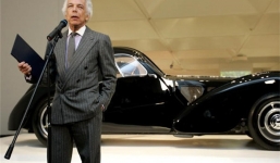 Những siêu xe đắt tiền của giới siêu giàu và siêu sao thế giới