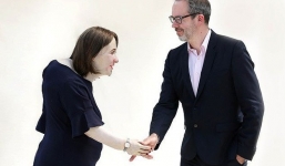 Hình nhân mô phỏng nhân viên văn phòng sau 20 năm nữa khiến dân công sở hoang mang