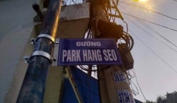 Tấm biển ghi 'Đường Park Hang Seo' gây tranh cãi đã được tháo gỡ