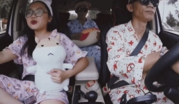 Phương Mỹ Chi nhắng nhít cover hit Hongkong1 và Simple Love trên ô tô