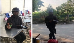 Nhóm người 'dị hợm' cầm theo xúc xích, đầu gà đi xin tiền khắp nơi gây bức xúc