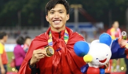 Không về nhà được nhưng Văn Hậu vẫn có hành động ý nghĩa với bố mẹ