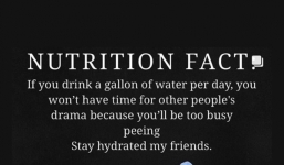 Không quan tâm vụ chat 18+, Văn Lâm vừa ăn vừa 'quẩy' nhiệt tình trên xe