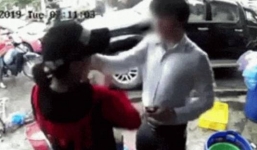Đánh người phụ nữ bán hải sản giữa chợ, nam tài xế nhận bài học nhớ đời