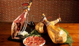 Giá thịt heo gần 200.000 đã là gì so với chiếc đùi lợn 4.500USD này?