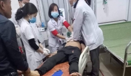 Bị đối thủ chặn đường đánh vì từ chối uống rượu, nam thanh niên đâm 2 người tử vong