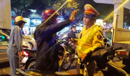 Thừa nhận uống 2 cốc bia, tài xế xe máy xưng tiến sĩ luật làm Vụ trưởng