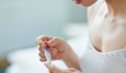 Nữ sinh lớp 8 mang thai vì nói dối người yêu đã đủ 17 tuổi