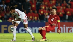 Quang Hải nhảy múa qua 3 hậu vệ UAE, Tiến Linh dứt điểm đáng tiếc