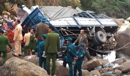 Tai nạn giao thông ngày 10/1: Xe tải rơi xuống cầu Chu Va, 3 người tử vong thương tâm