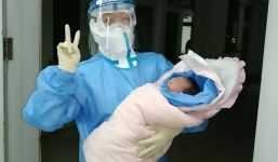 Bé gái 3 tháng tuổi nhiễm virus Covid-19 được xuất viện