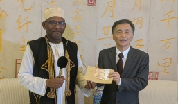 Quốc đảo ở Ấn Độ Dương hỗ trợ Trung Quốc 100 euro chống Covid-19