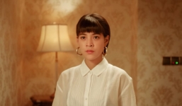 'Bà tổ ngành đánh ghen' rút guốc ném tiểu tam khiến Hương Giang kinh hồn bạt vía