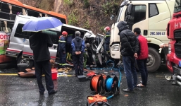 Tai nạn giao thông ngày 17/2: 2 xe khách va chạm xe đầu kéo, 6 người thương vong