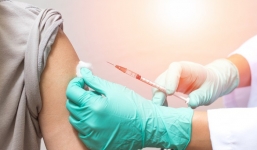 Dịch Corona: Người đầu tiên thử nghiệm thuốc trị Covid-19 đã khỏi bệnh