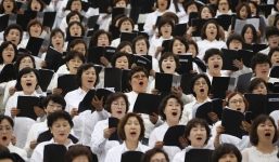 Dịch Covid-19: 82% tín đồ Tân Thiên Địa được xét nghiệm dương tính 