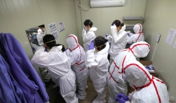 Dịch Covid-19: 2.300 người Hàn Quốc chờ nhập viện do thiếu giường bệnh