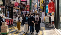 Dịch Covid-19: Số ca nhiễm tại Hàn Quốc đã vượt 6.500, Seoul dọa trả đũa Nhật Bản