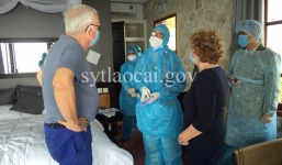 Cách ly thêm 4 du khách Anh bay cùng chuyến với nữ bênh nhân ở Hà Nội