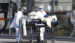 Thượng nghị sỹ nhiễm Covid-19, ông Trump ban bố tình trạng thảm họa