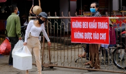 Người đi chợ quá 2 lần/ngày khi đang cách ly xã hội sẽ bị 'bêu tên'