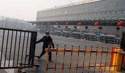 Số ca mắc Covid-19 tăng đột biến, Trung Quốc phong tỏa một thành phố biên giới