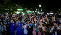 Yêu cầu BV Bạch Mai làm rõ phản ánh việc tụ tập đông người